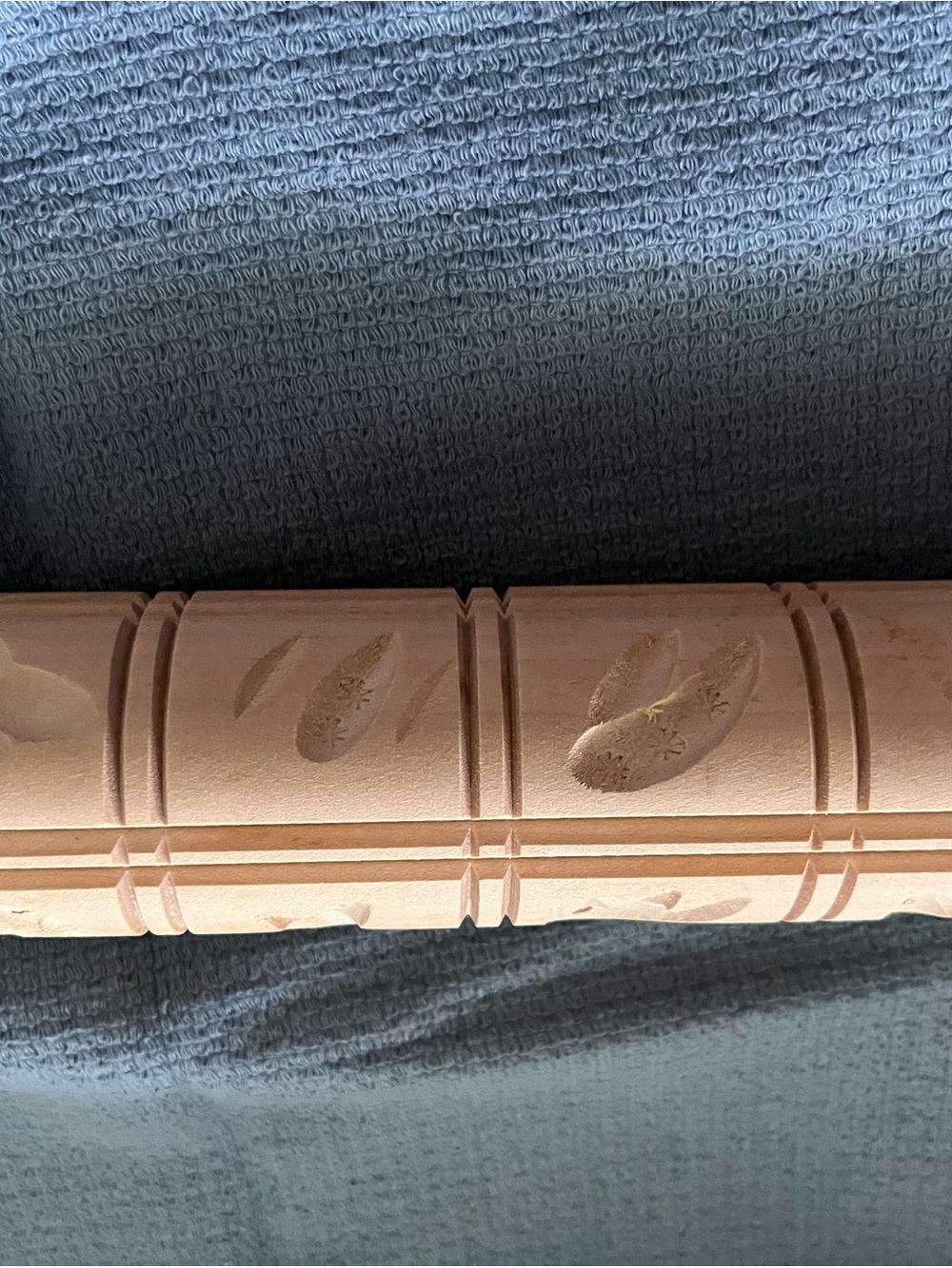 Wooden Embossed Rolling Pin for Cookie Patterns - Natural - Picture 7 of 12